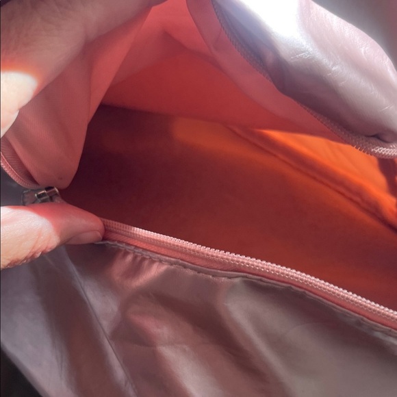 Pink Lily Shimmering Pink Tote with shoe compartment - Picture 3 of 4